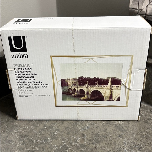 Umbra Gold Geometric Picture Frame - Picture 5 of 5